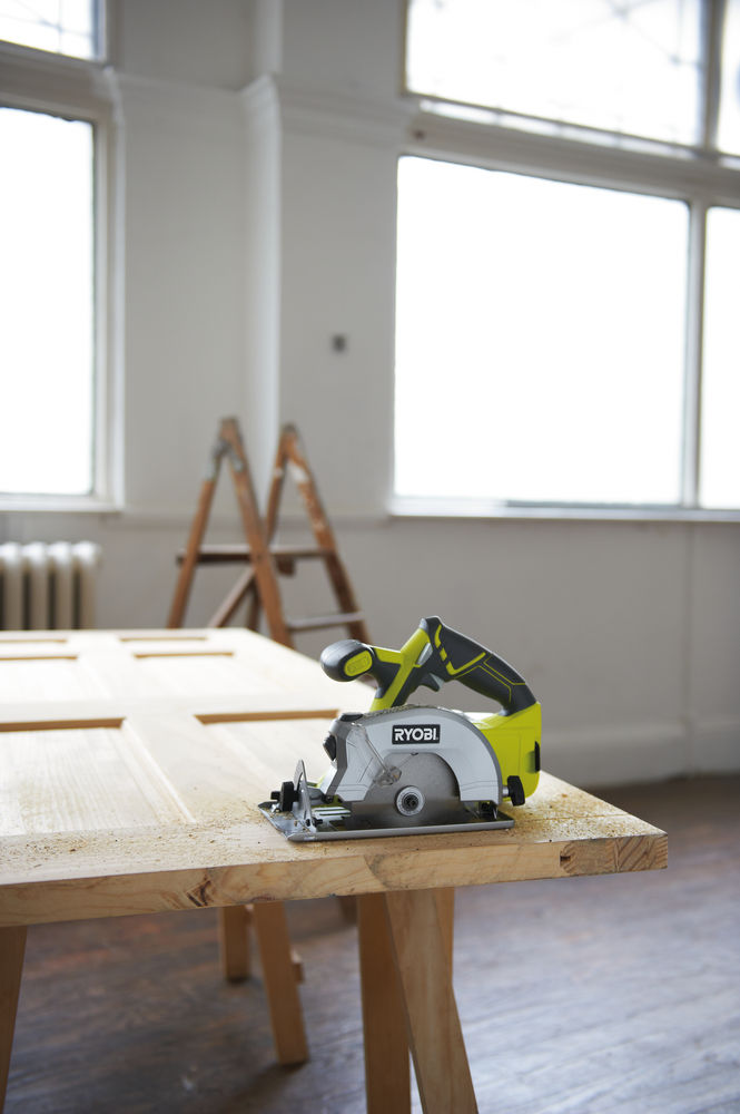 ONE + / Пила циркулярная RYOBI RWSL1801M (без батареи)