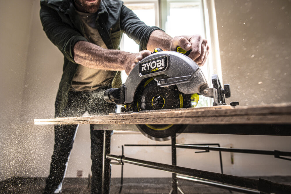 ONE + / Пила циркулярная RYOBI RCS18X-0