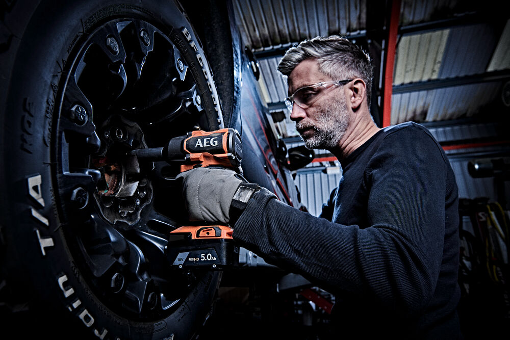 Гайковерт аккумуляторный AEG BSS18MTF12BL-0 (без аккумуляторов)