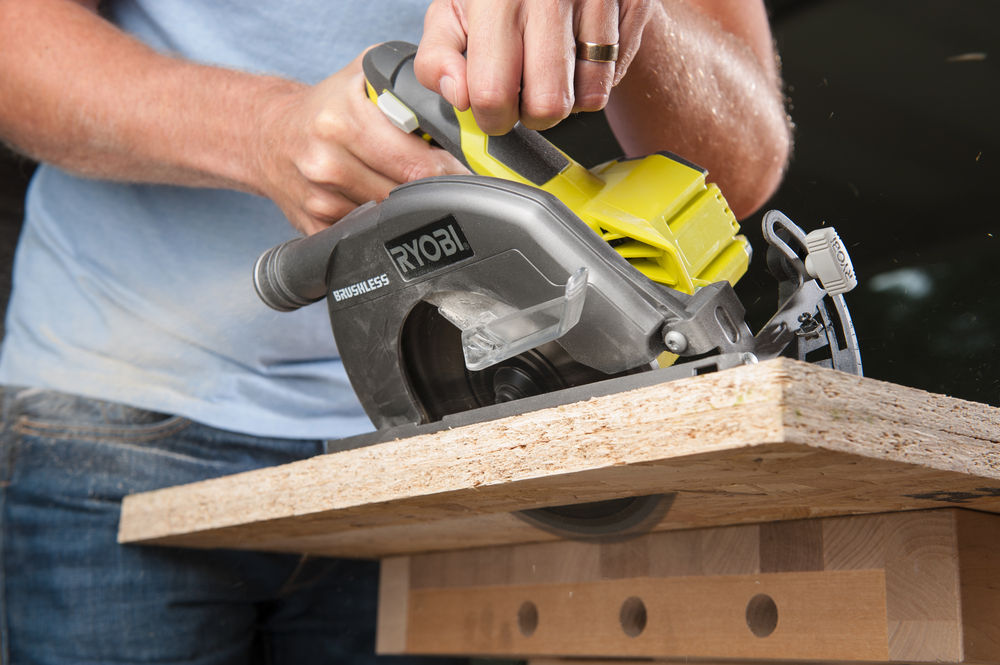ONE + / Пила циркулярная RYOBI R18CS7-0 (CSBL-0) (без батареи)
