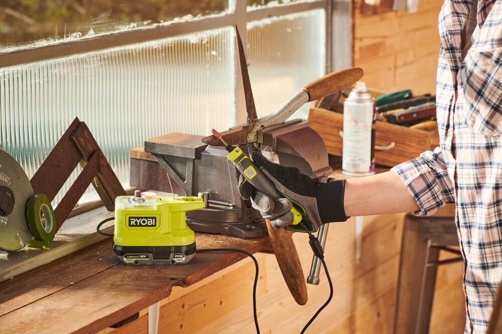 ONE + / Гравер RYOBI RRT18-0