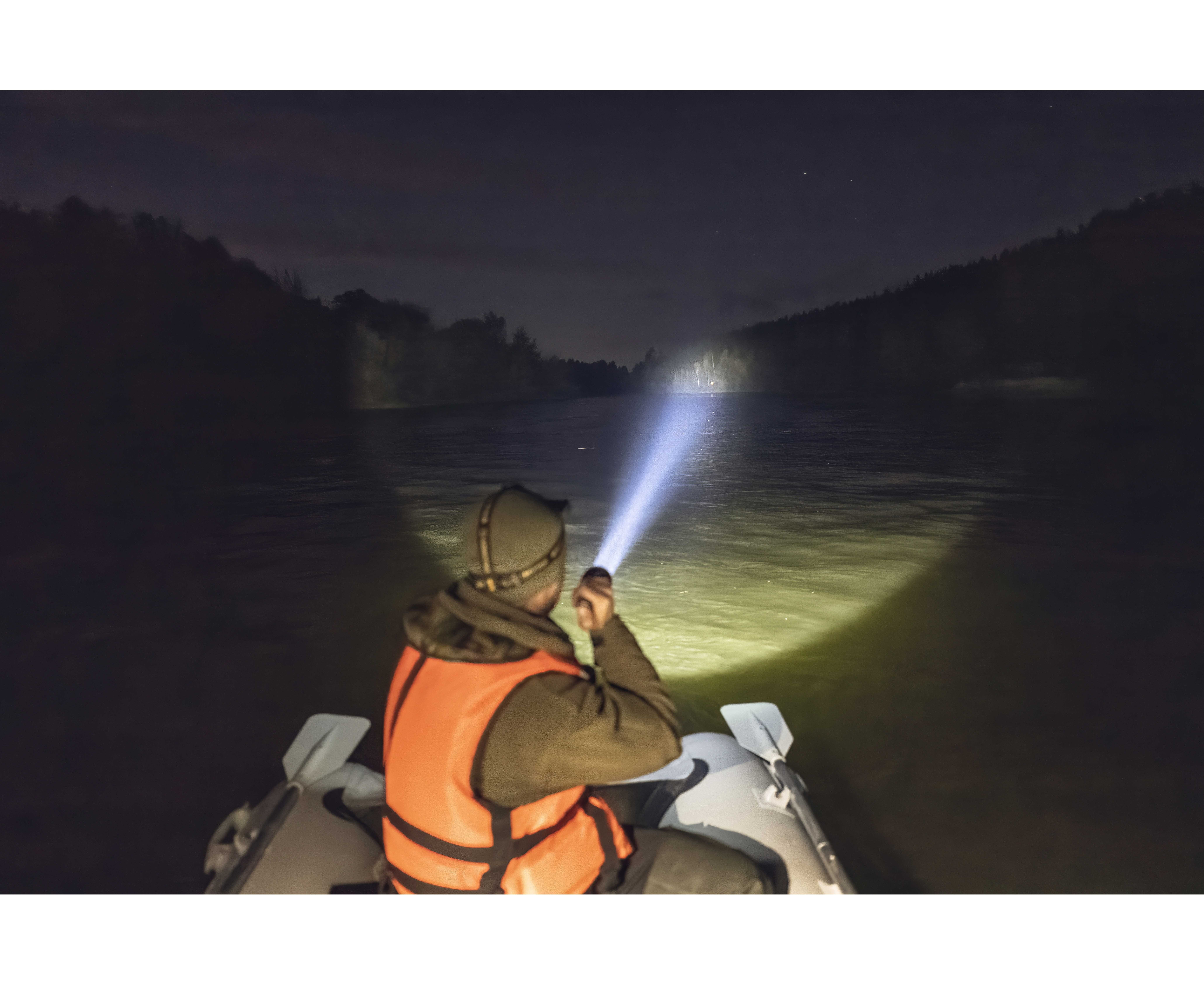 Фонарь Armytek Barracuda Pro Max Magnet USB Белый