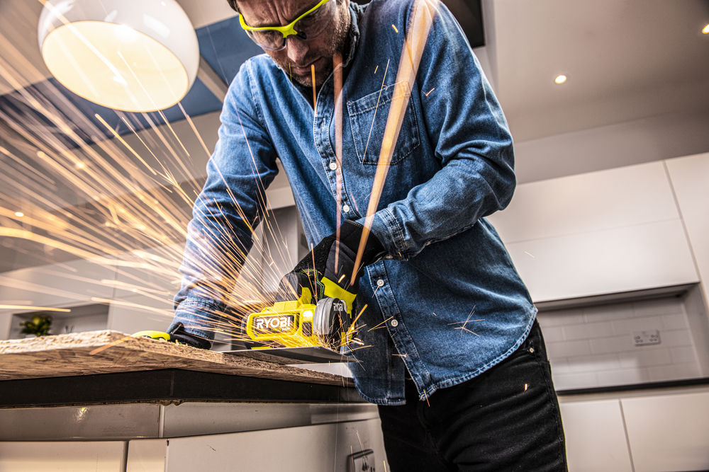 ONE + / Пила циркулярная аккумуляторная Ryobi HP RCT18C-0 (без батареи)