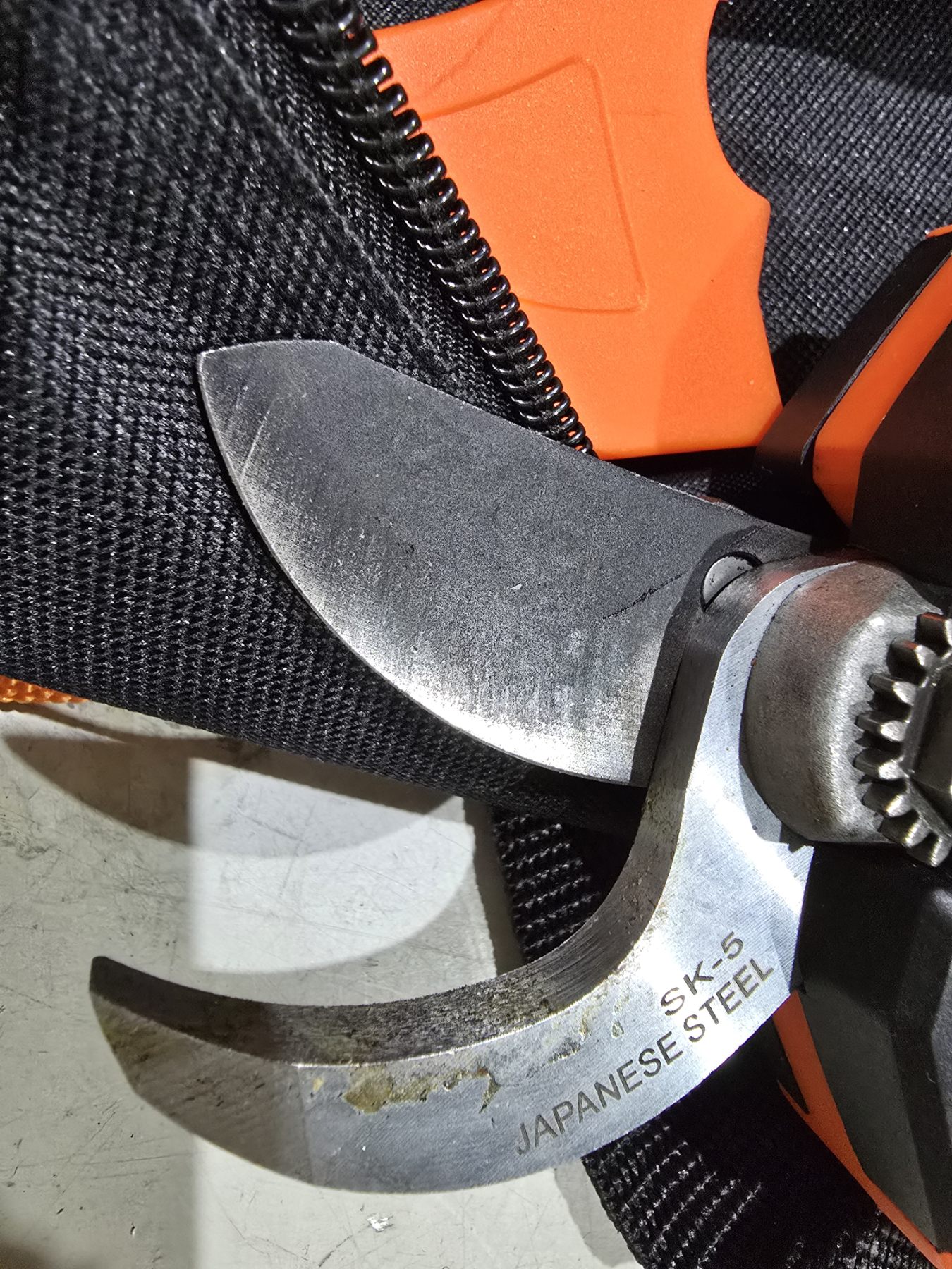 (Уценка) Секатор аккумуляторный DAEWOO DAGP 3216Li SET