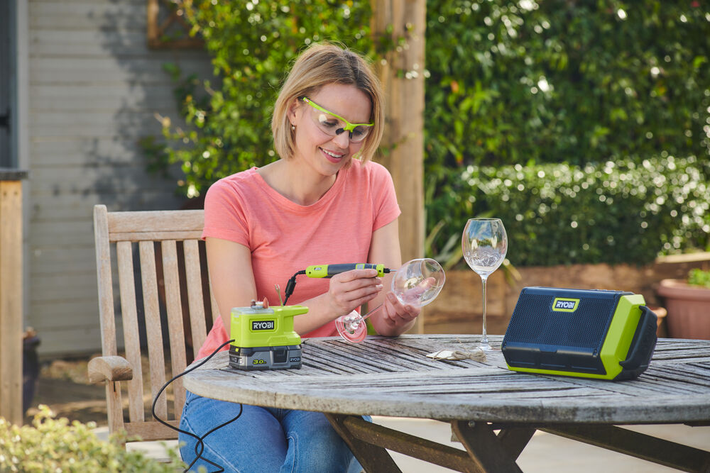 ONE + / Гравер RYOBI RRT18-0