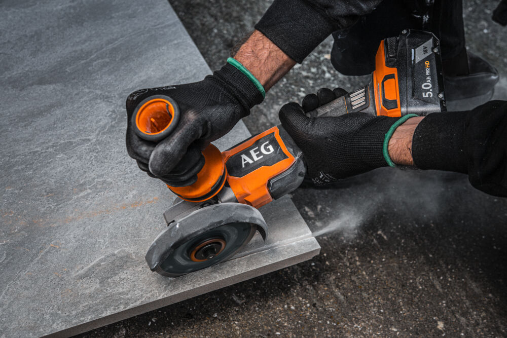 Углошлифмашина аккумуляторная AEG BEWS 18-125BLPX2-502C