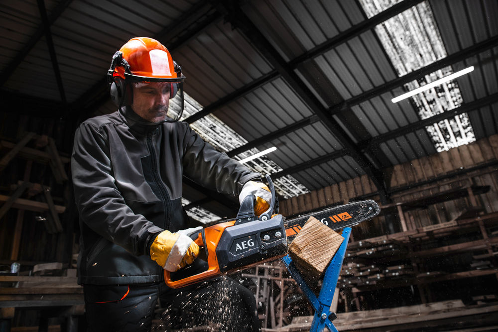 Пила цепная аккумуляторная AEG ACS18B30 (без батареи)