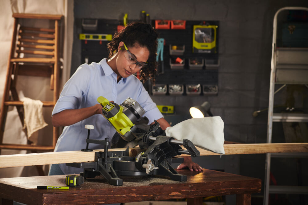 ONE + / Торцовочная пила RYOBI RMS18190-0 (без батареи)