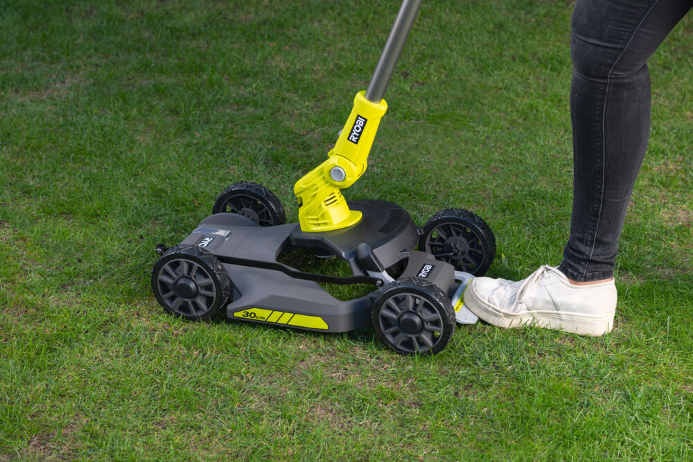 ONE + / Триммер-газонокосилка RYOBI RY18LMC30A-0