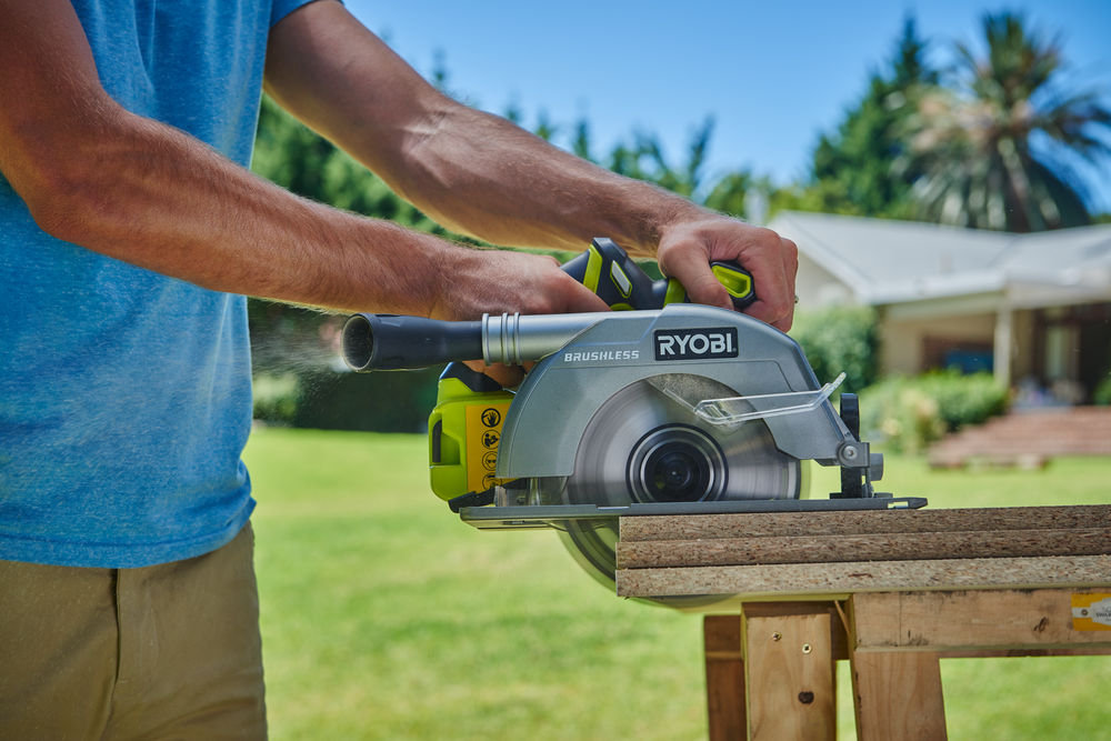 ONE + / Пила циркулярная RYOBI R18CS7-0 (CSBL-0) (без батареи)