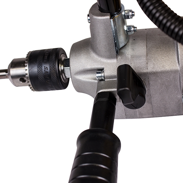 Мотодрель Champion DR230, 0,6 кВт/0,8 лс, 23 см.куб., патрон 1,5-13 мм