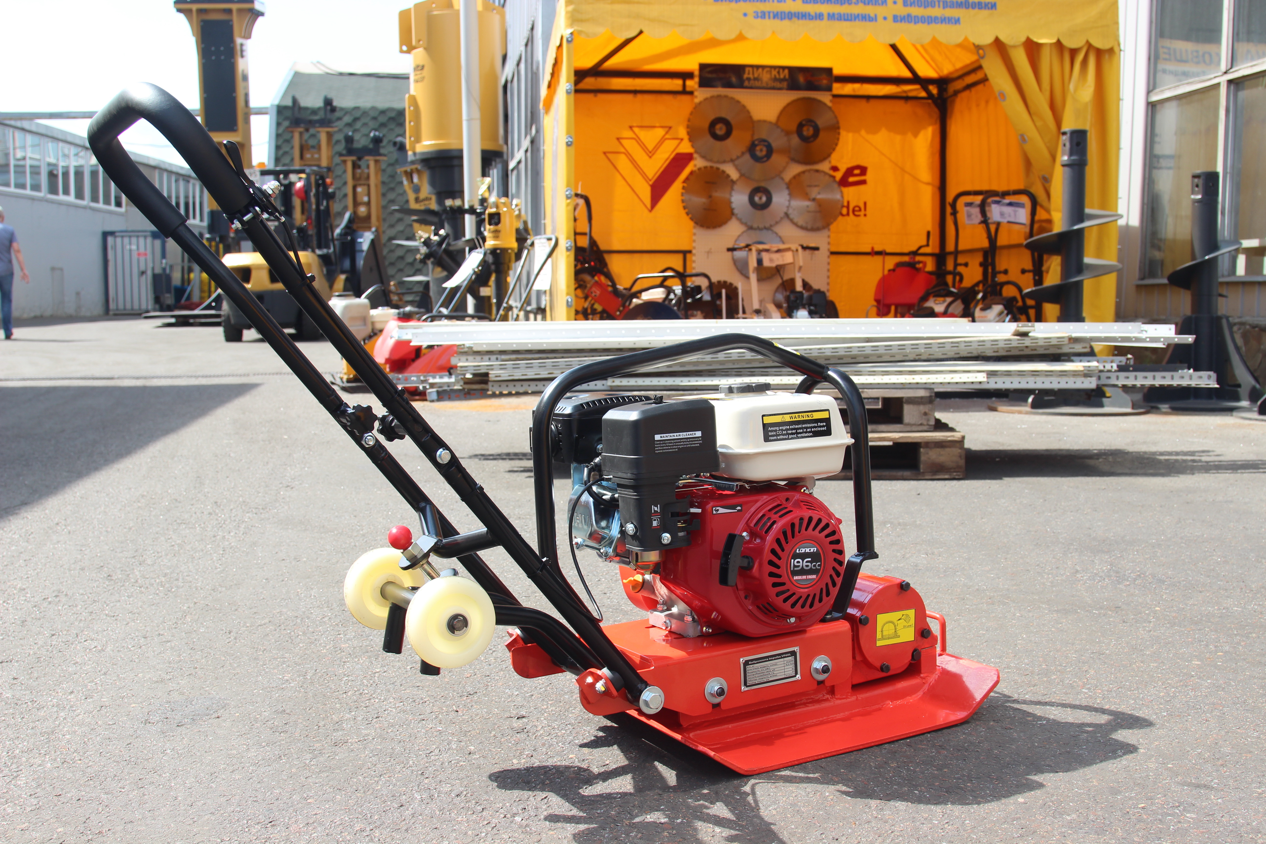 Виброплита Impulse VP60L Loncin G200F (колеса)