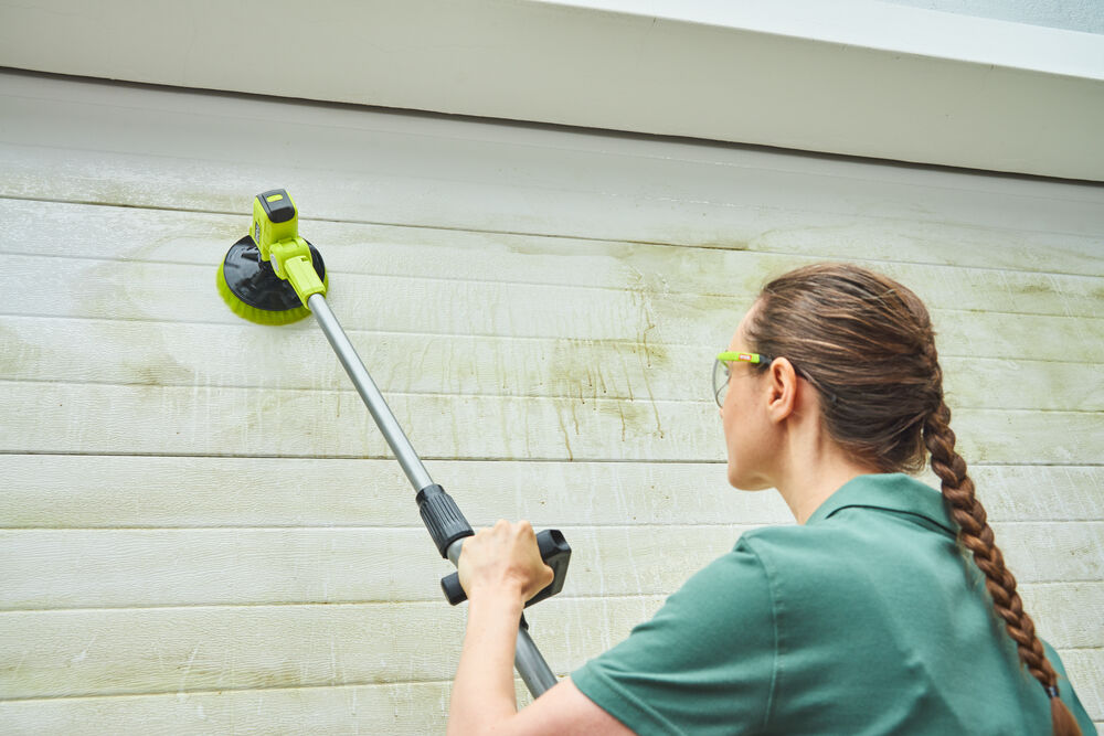 ONE + / Телескопическая щетка RYOBI R18TPS-120G