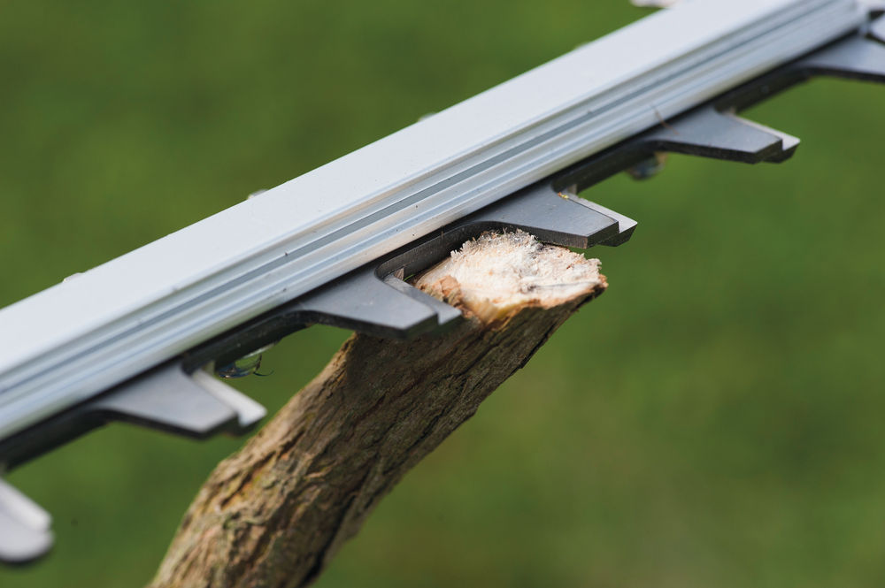 ONE + / Кусторез RYOBI OHT1855R (без батареи)