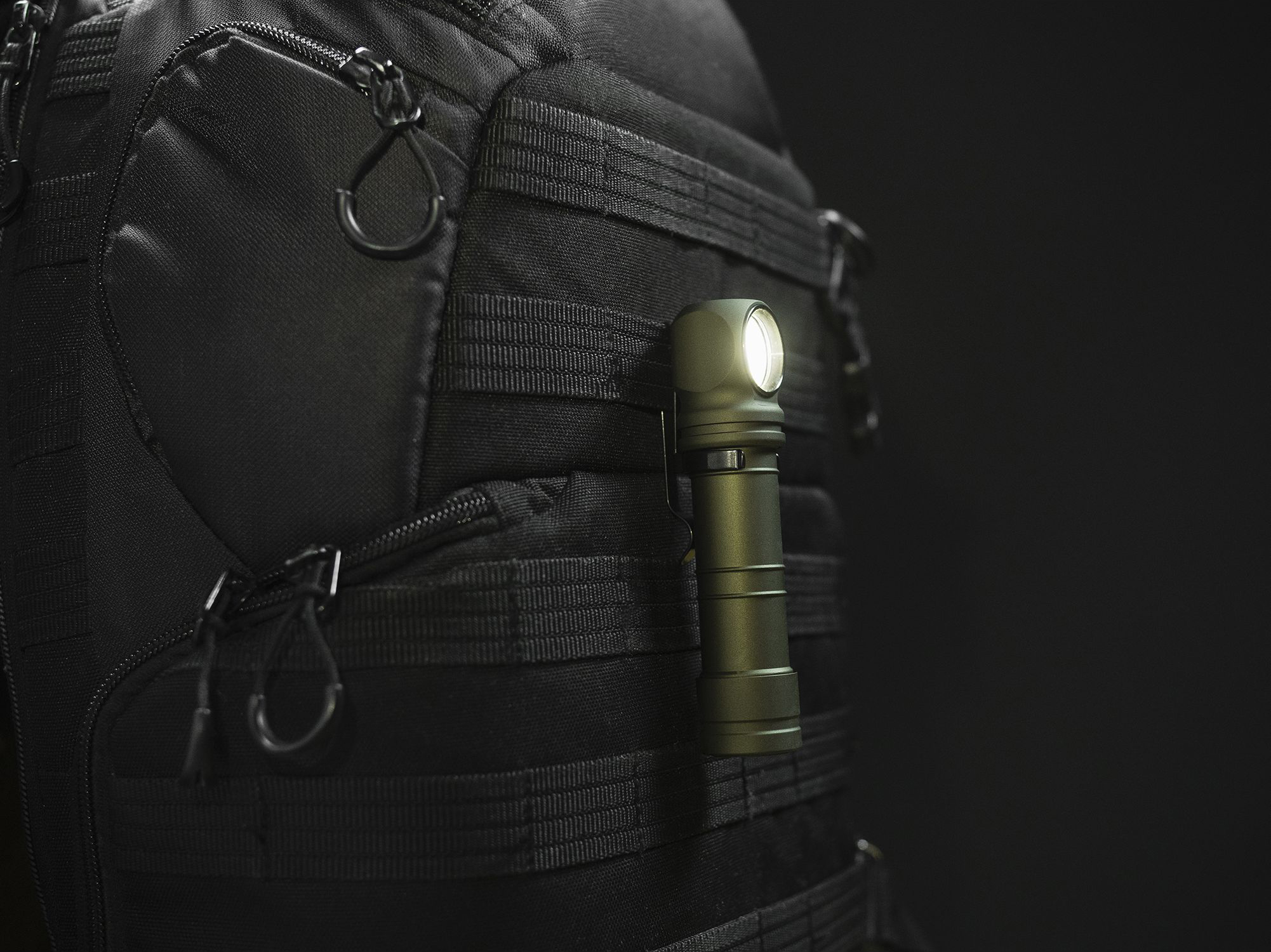 Фонарь Armytek Wizard C2 Pro Max Olive Белый