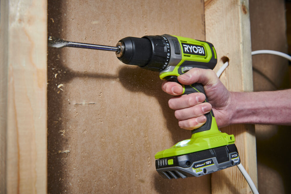 ONE + / Дрель-шуруповерт RYOBI RDD18-2C42S