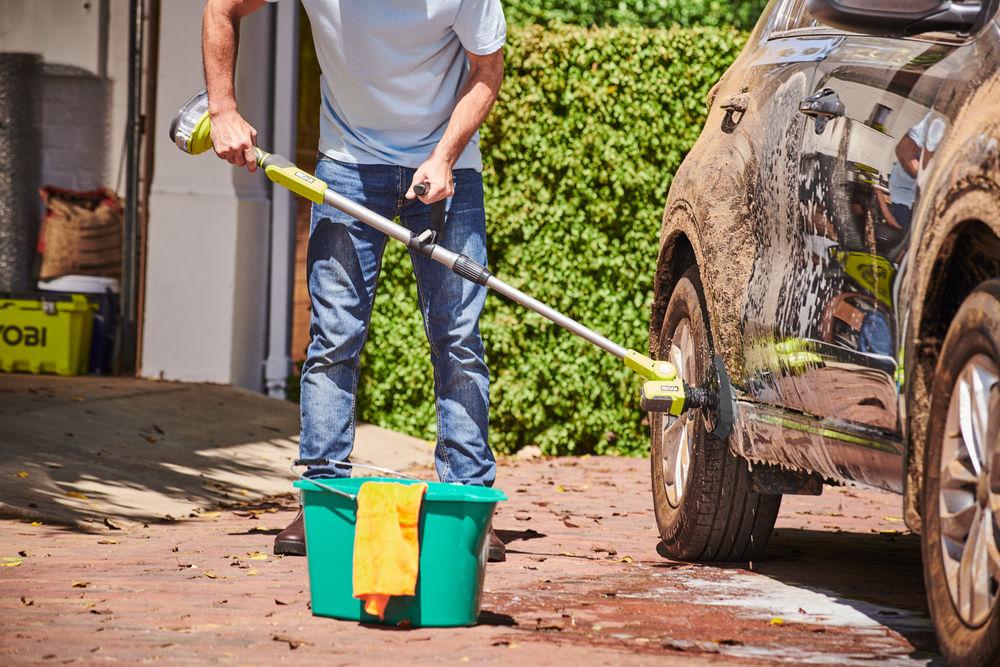 ONE + / Телескопическая щетка RYOBI R18TPS (без батареи)