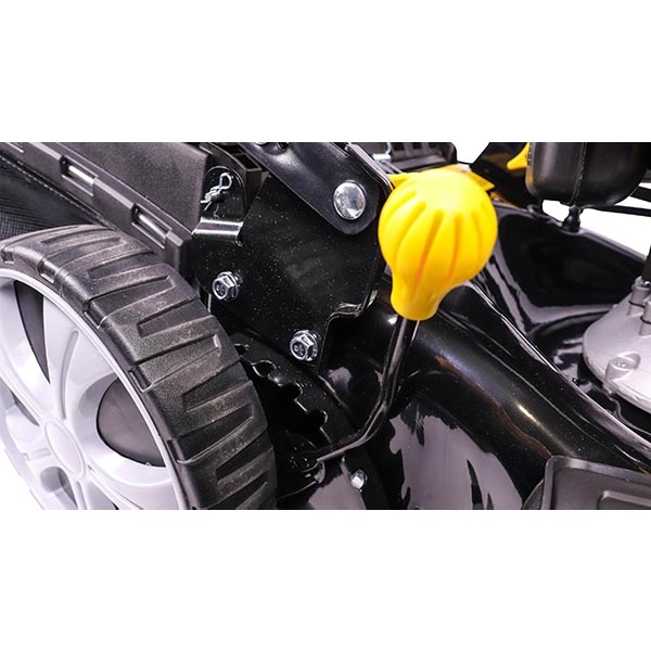 Газонокосилка бензин. Champion LM4627, 2,6кВт., привод,травосбор. 60л., шир.захвата 460мм.,25-75мм.,3в1