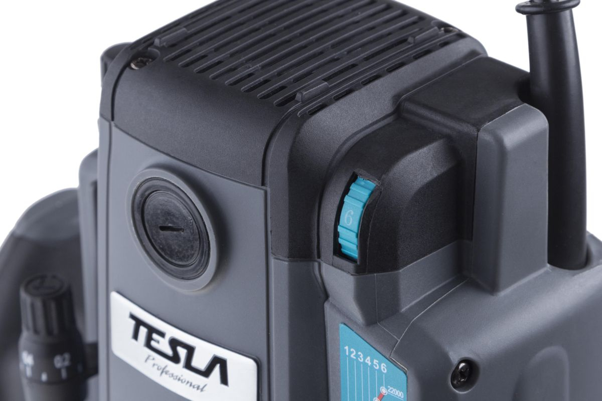 Фрезер TESLA TRE2200