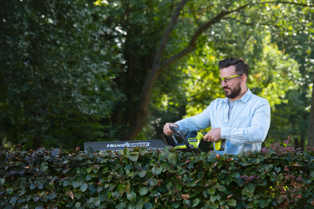 ONE + / Кусторез RYOBI RY18HT55A-120