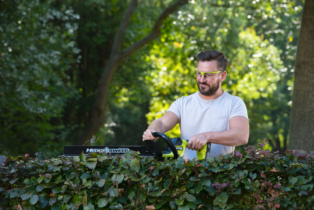 ONE + / Кусторез RYOBI HP RY18HTX60A-0 (без батареи)