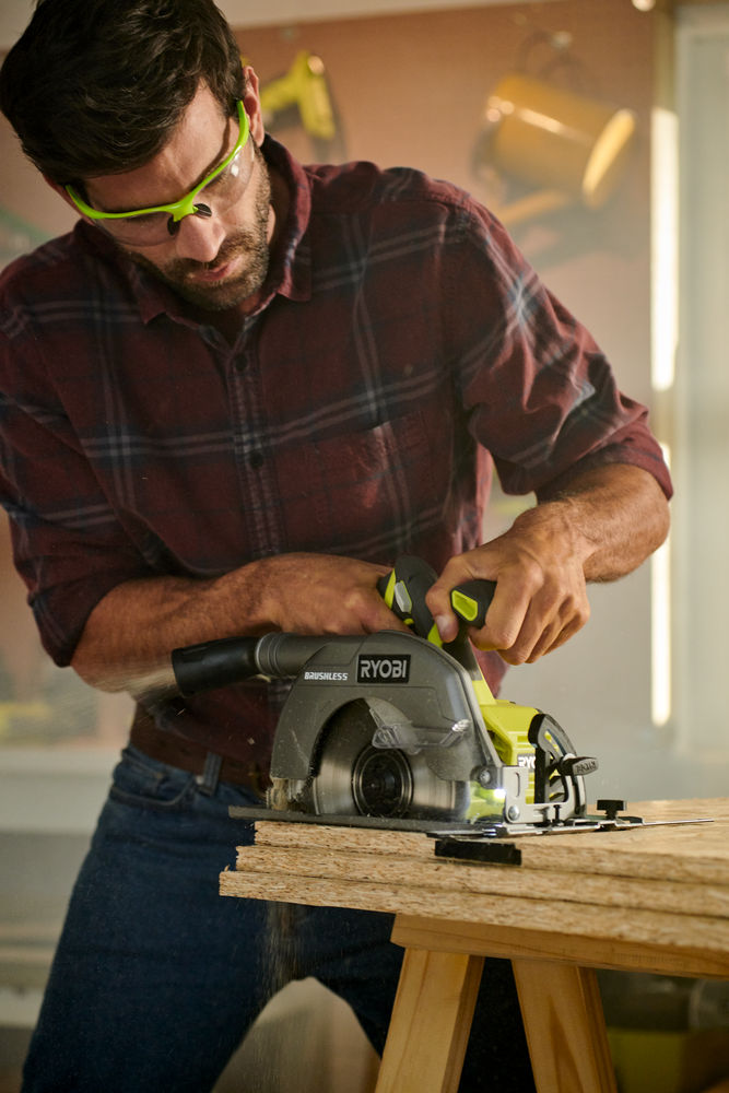 ONE + / Пила циркулярная RYOBI R18CS7-0 (CSBL-0) (без батареи)