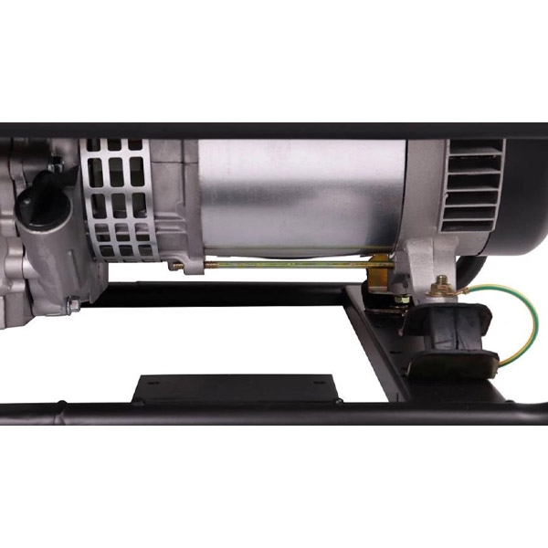 Генератор бензиновый Champion GG6500-3, 6,2/6,8 кВт., 75 дБА, 420 см.куб., 11/15 кВт/л.с., 25л.