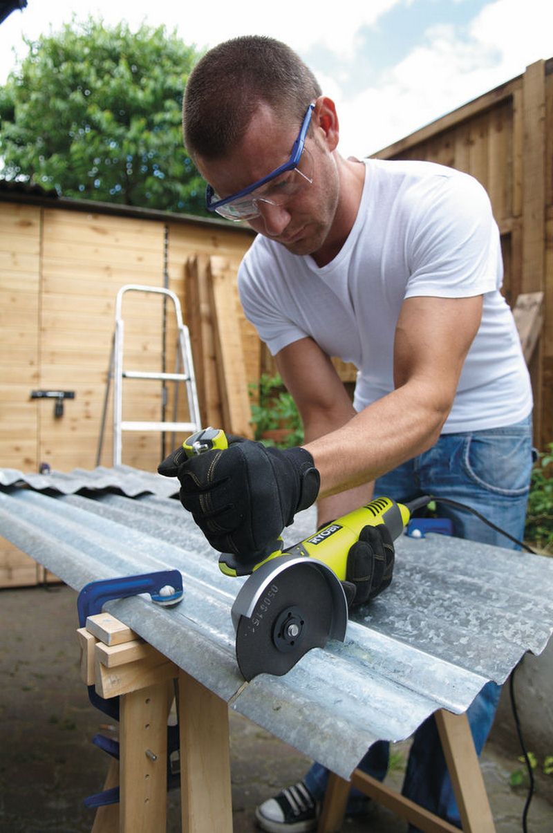 Углошлифмашина RYOBI EAG2000RS