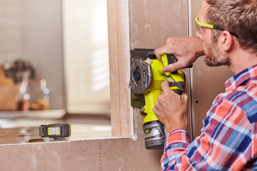 ONE + / Пила циркулярная RYOBI R18MMS-0 (без батареи)