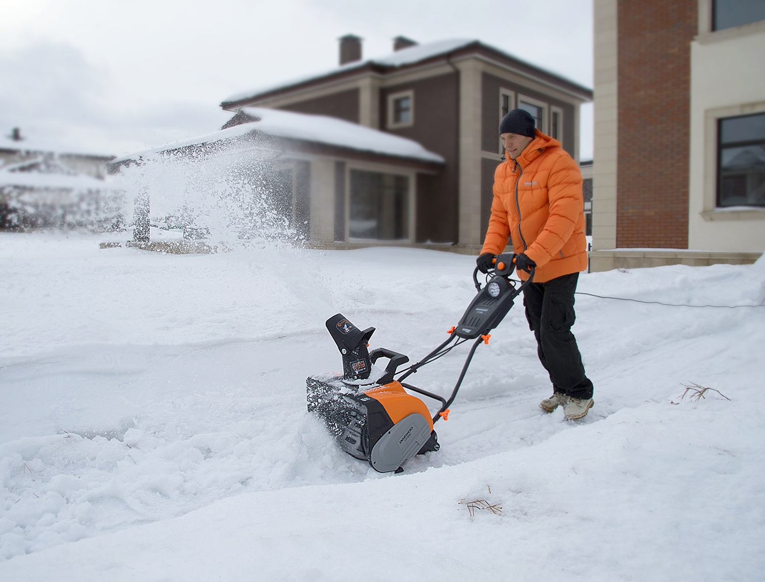 Снегоуборщик электрический DAEWOO DAST 3000E