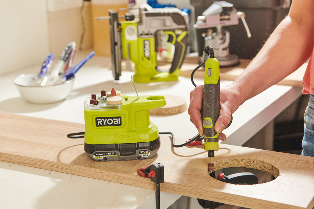 ONE + / Гравер RYOBI RRT18-0