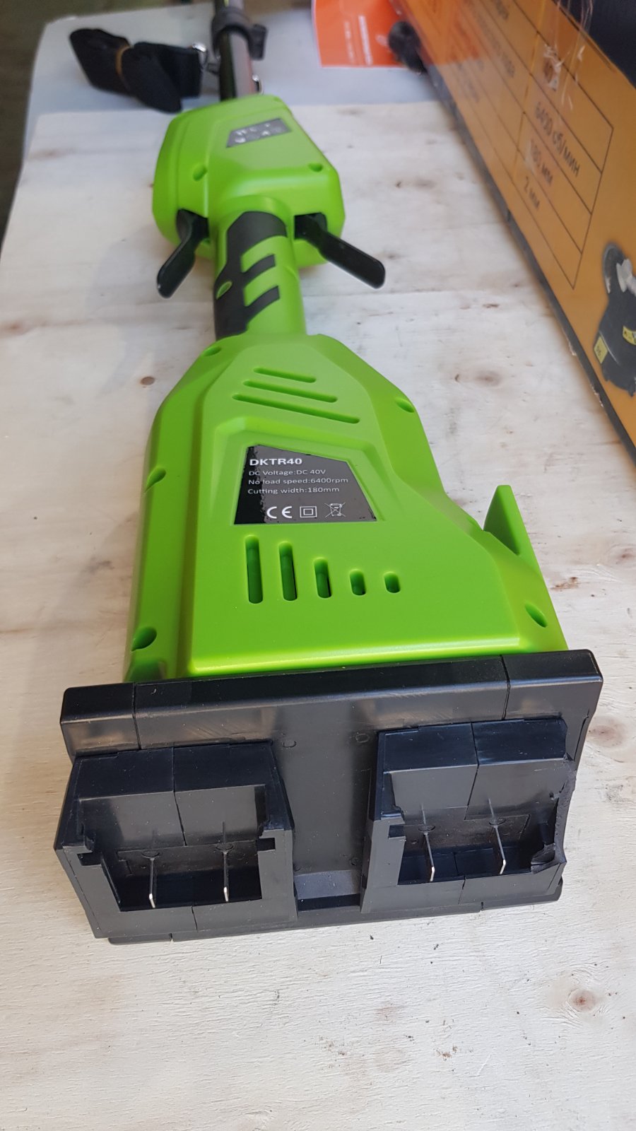 (Уценка) Триммер-кусторез аккумуляторный DEKO DKTR40