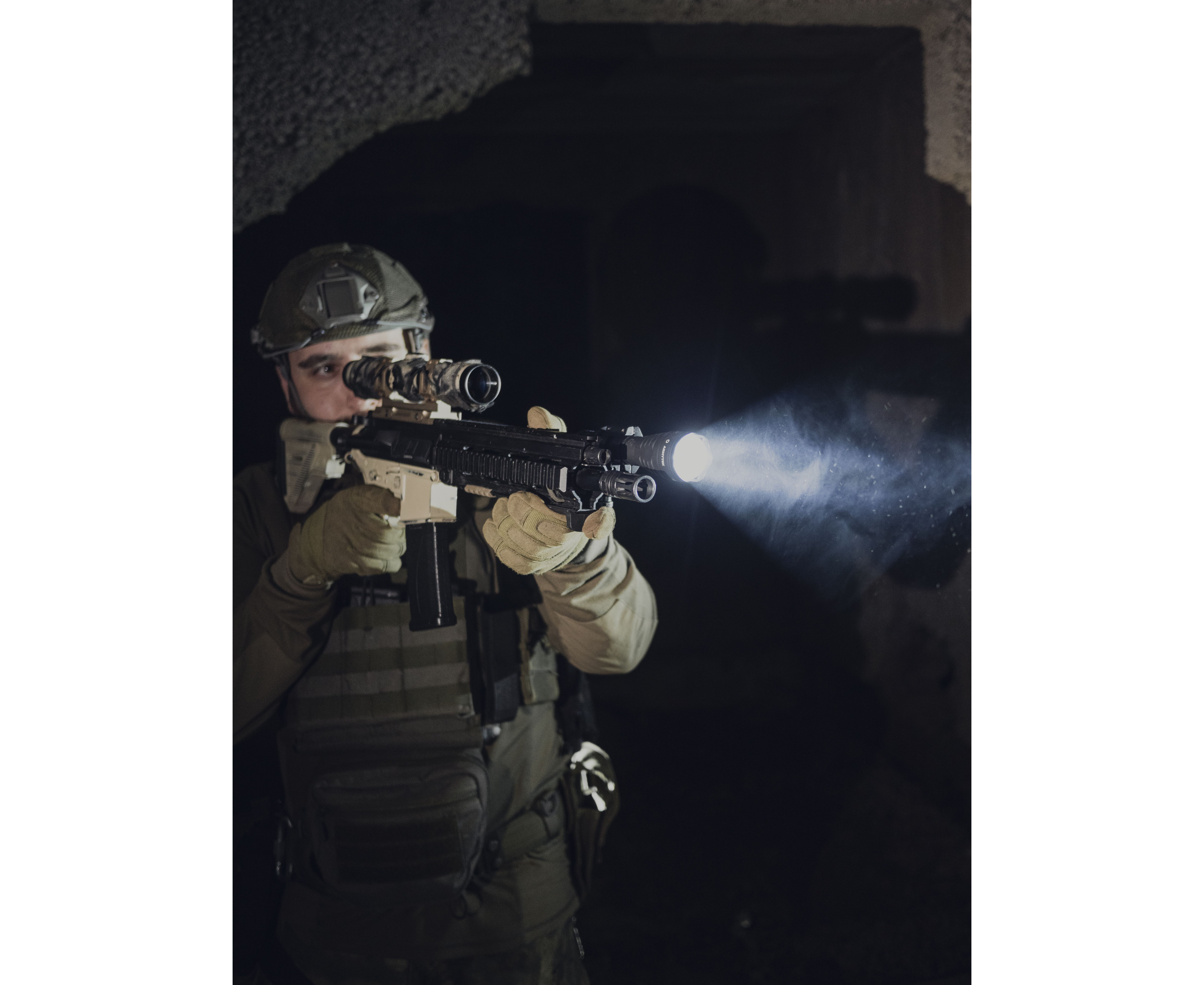 Фонарь Armytek Predator Pro Magnet USB Теплый