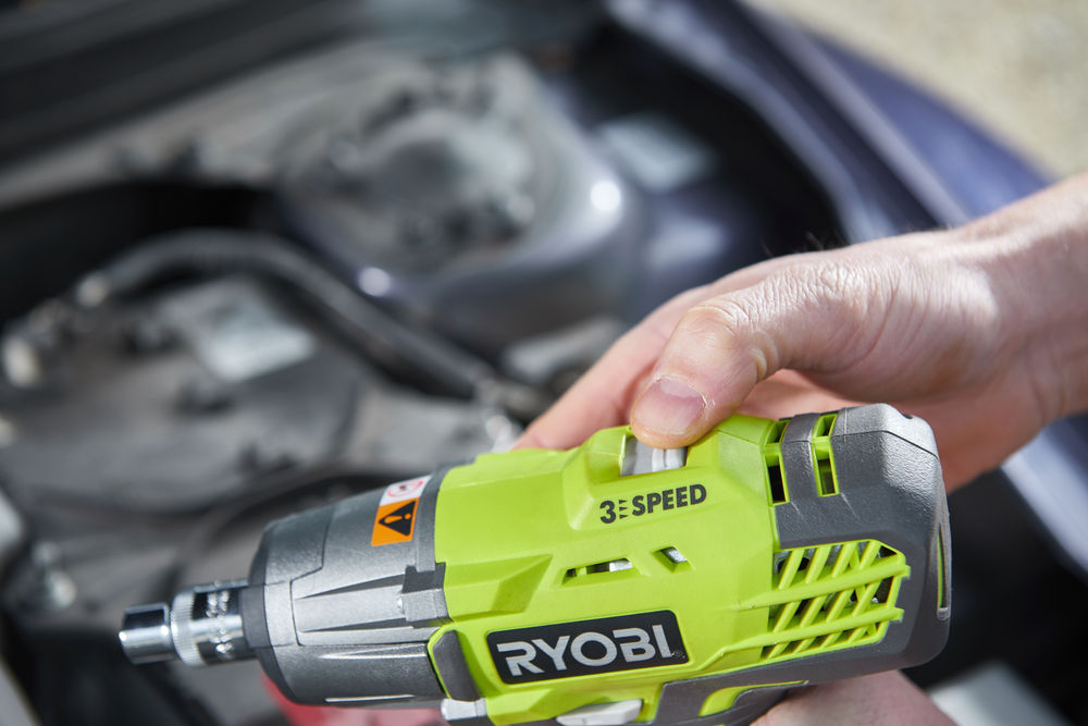 ONE + / Гайковерт RYOBI R18IW3 (без батареи)