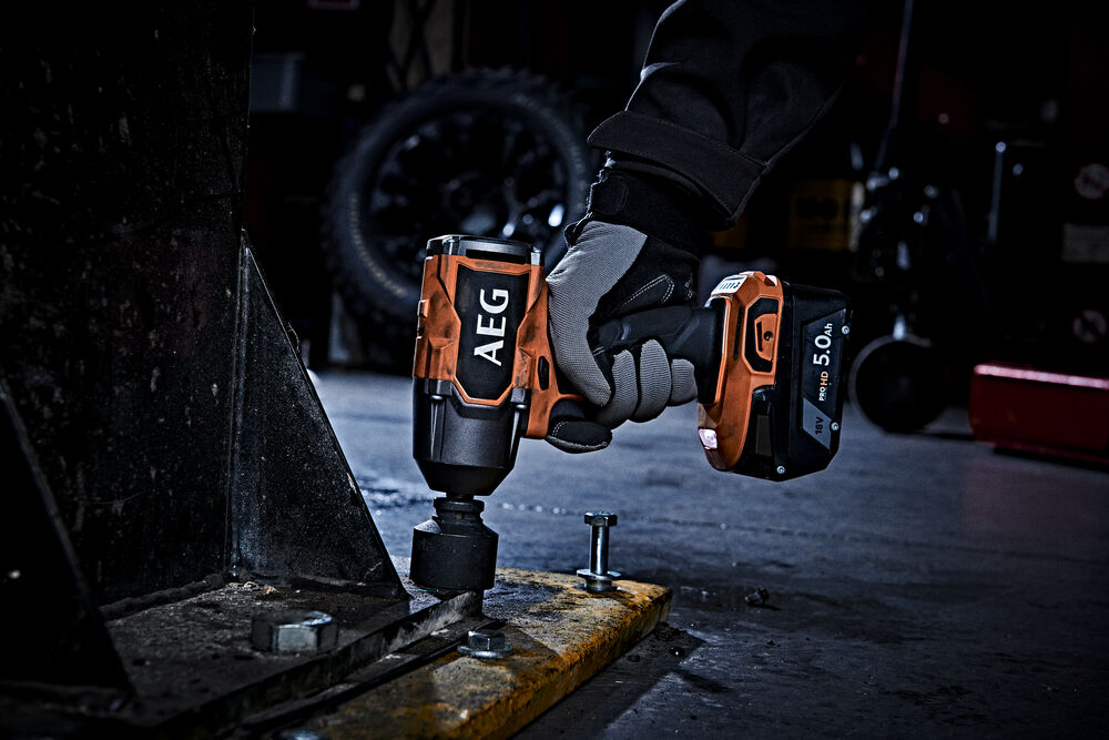 Гайковерт аккумуляторный AEG BSS18MTF12BL-0 (без аккумуляторов)