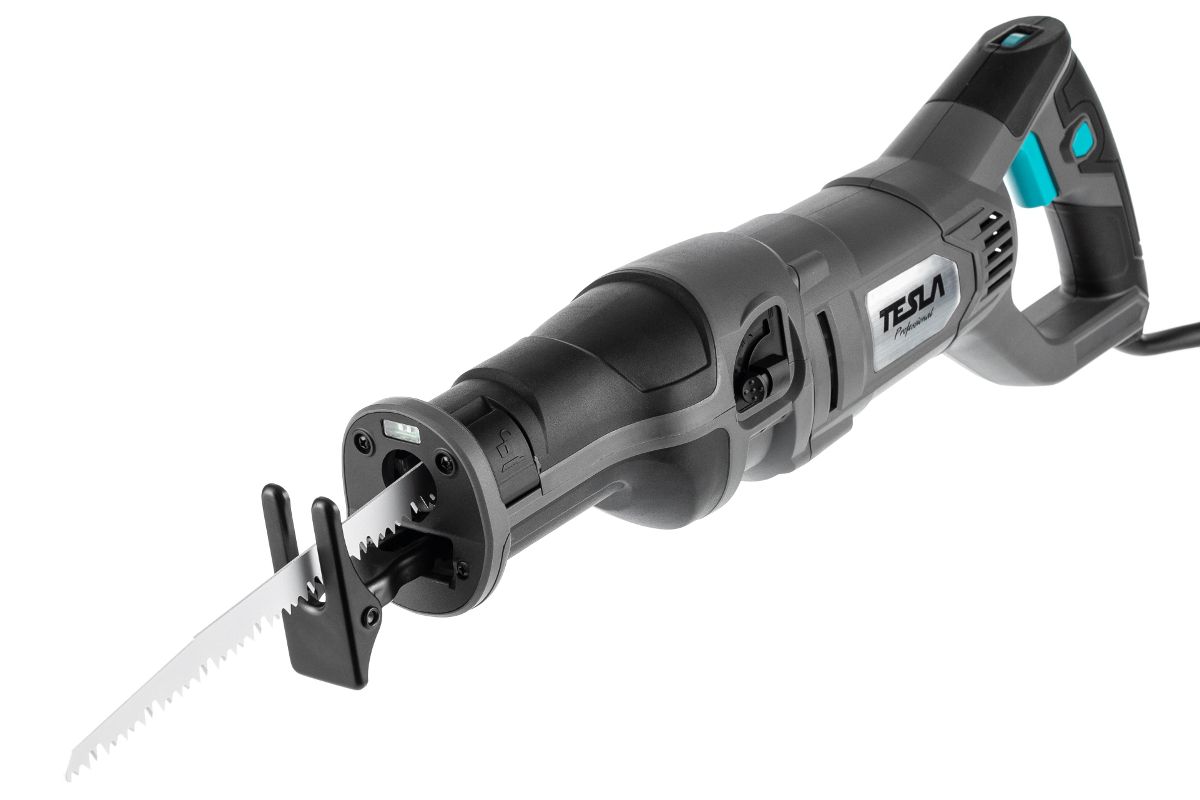 Пила сабельная TESLA TG1100C