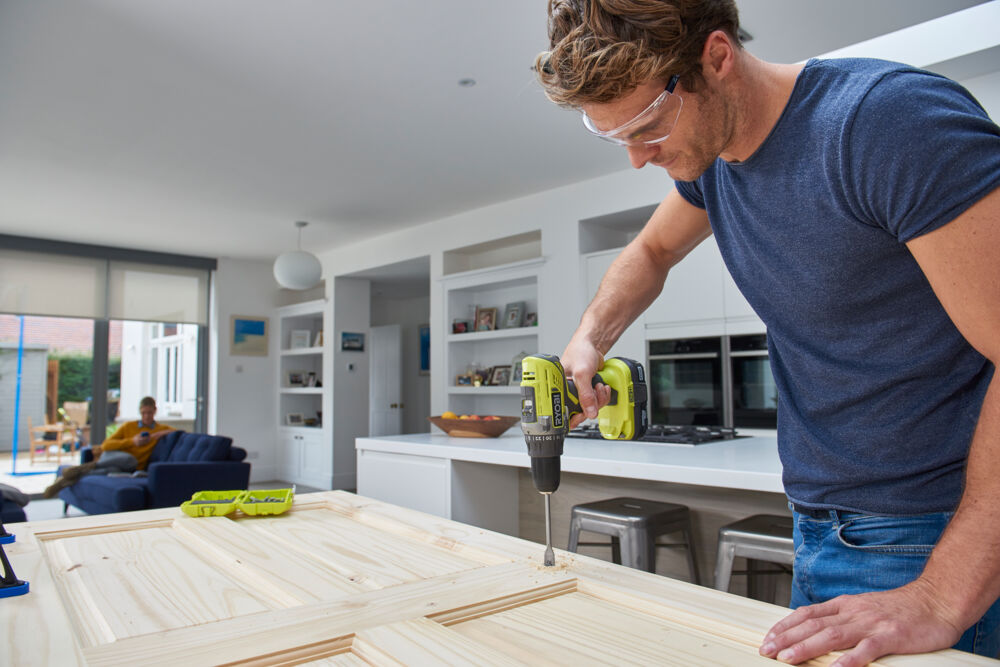 ONE + / Дрель-шуруповерт RYOBI R18DD3-115S