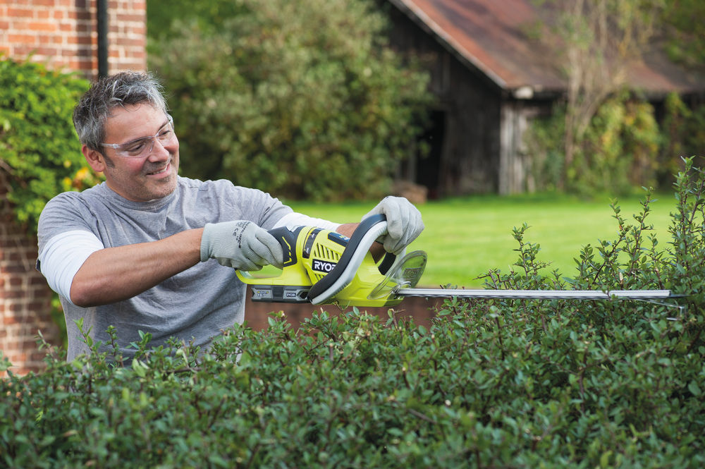 ONE + / Кусторез RYOBI OHT1855R (без батареи)