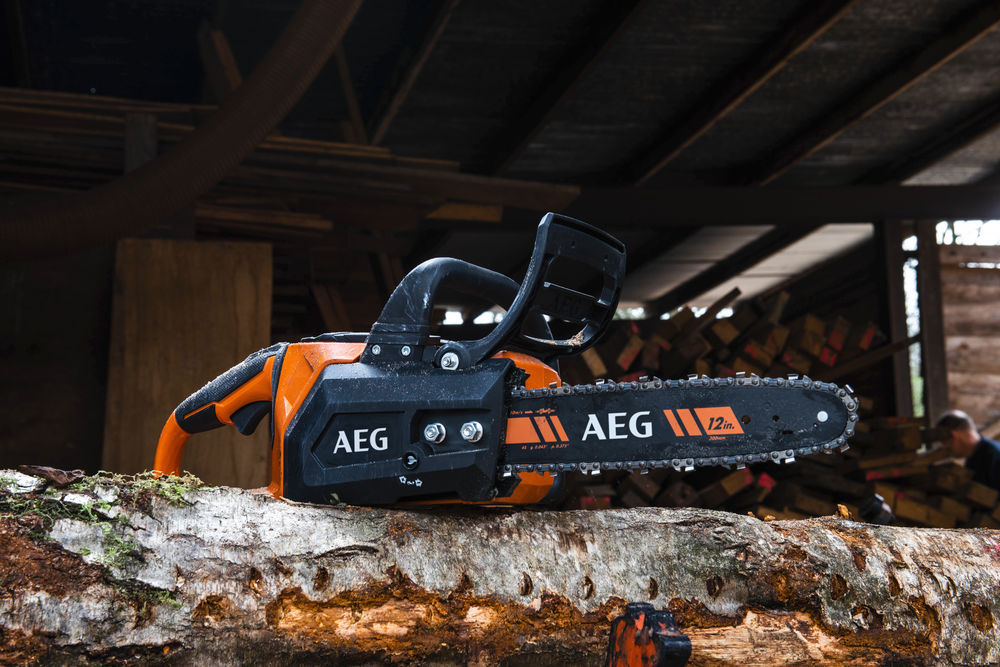 Пила цепная аккумуляторная AEG ACS18B30 (без батареи)