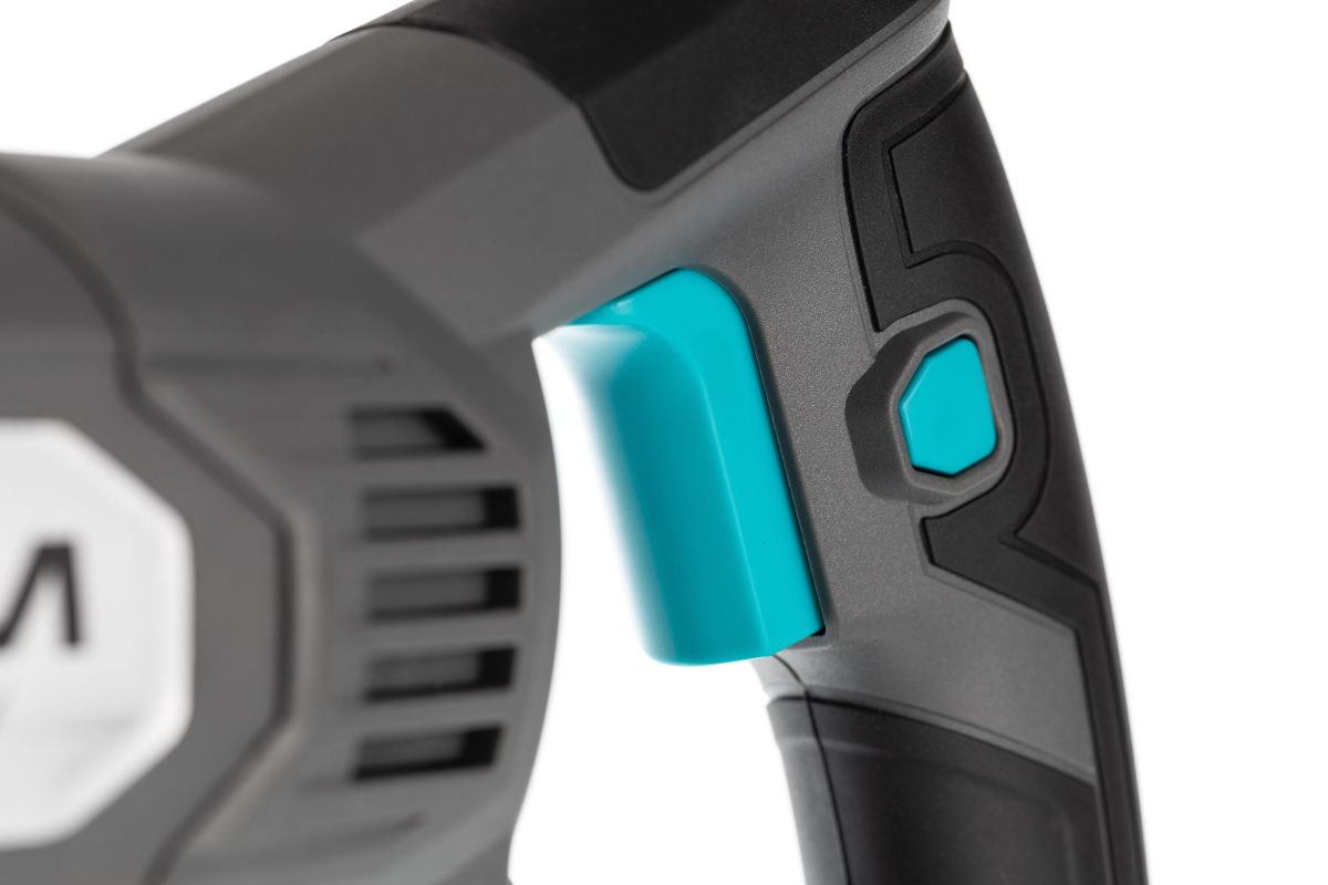 Пила сабельная TESLA TG1100C